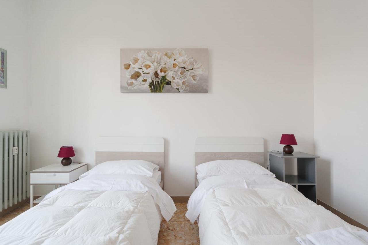 Bright&Cozy C5 Fiera Apartment Bologna Exteriör bild